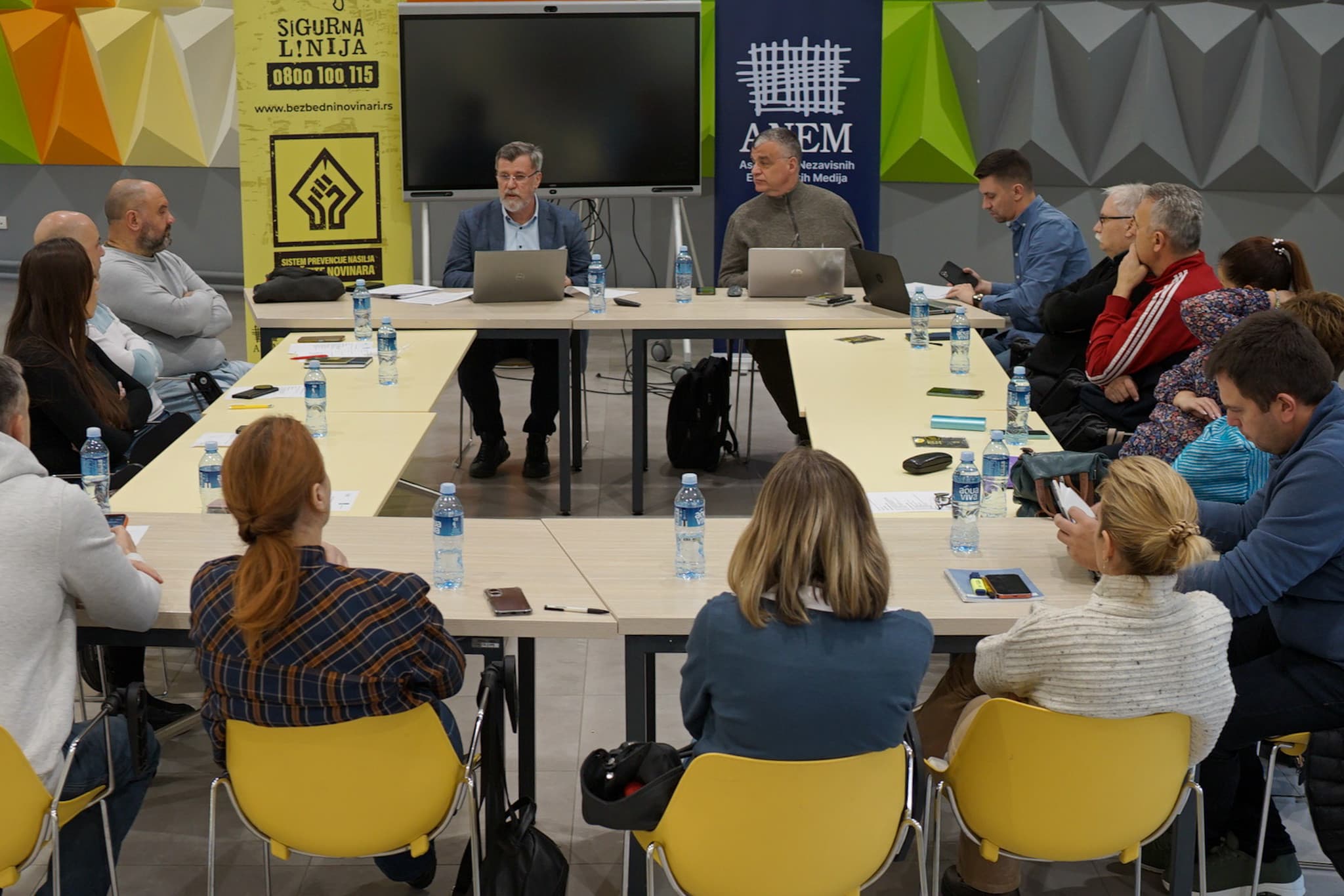 Razgovor o bezbednosti novinara: Bez problema s policijom u Čačku, agresivni pripadnici žandarmerije iz Kraljeva