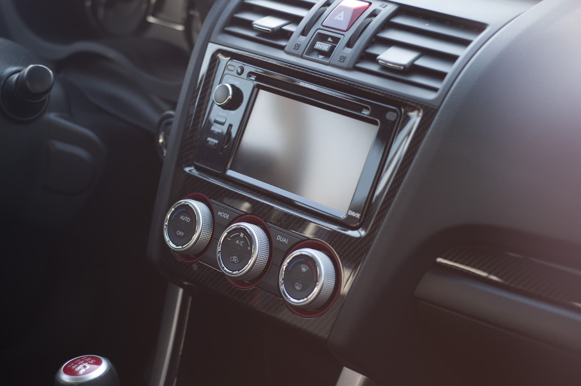 Radio Zrenjanin dobio 1,5 miliona dinara: Umesto informativnog programa, emituje narodnjake