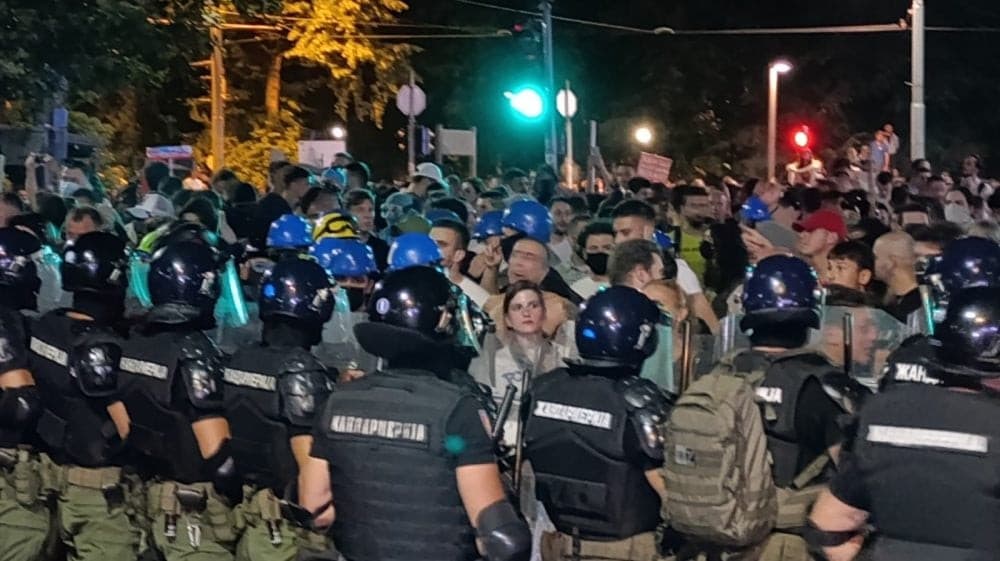„Strah je najveći kada sam noću sama kod kuće“: Policijska brutalnost nad studentima sem modrica ostavila i psihičke posledice