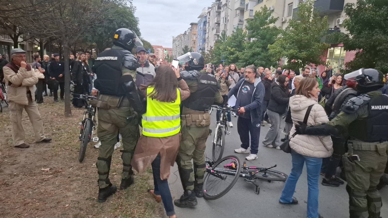 ANEM alert: Multiple cases of police violence against journalists, reports of abuse of authority.